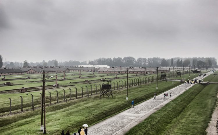27 stycznia – zakaz noszenia i przemieszczania broni w Oświęcimiu i Brzezince